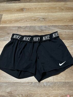Nike Black Women's Athletic Shorts with Logo Waistband